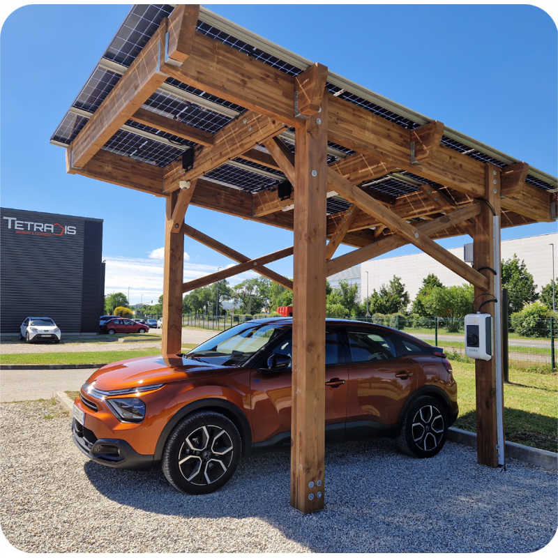 Recharger sa voiture grâce au soleil, on vous dit tout